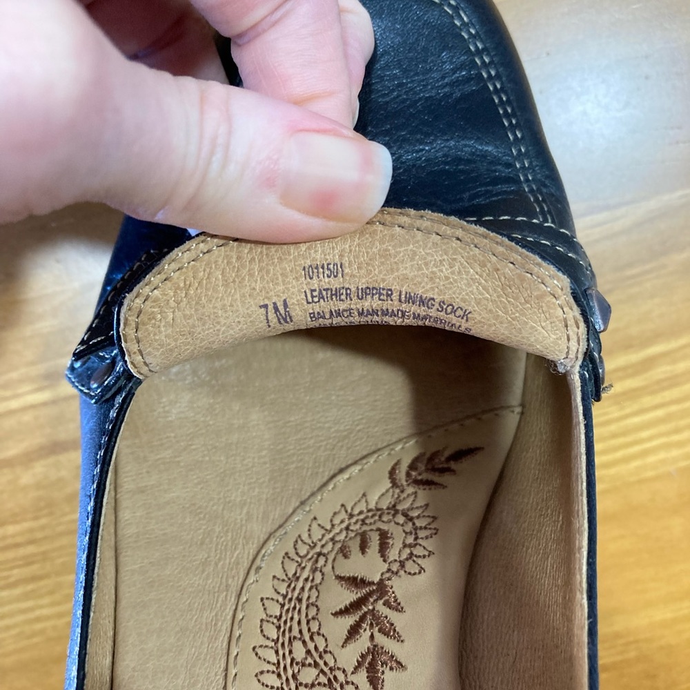Sofft navy comfort heeled loafers 7 - Picture 8 of 11